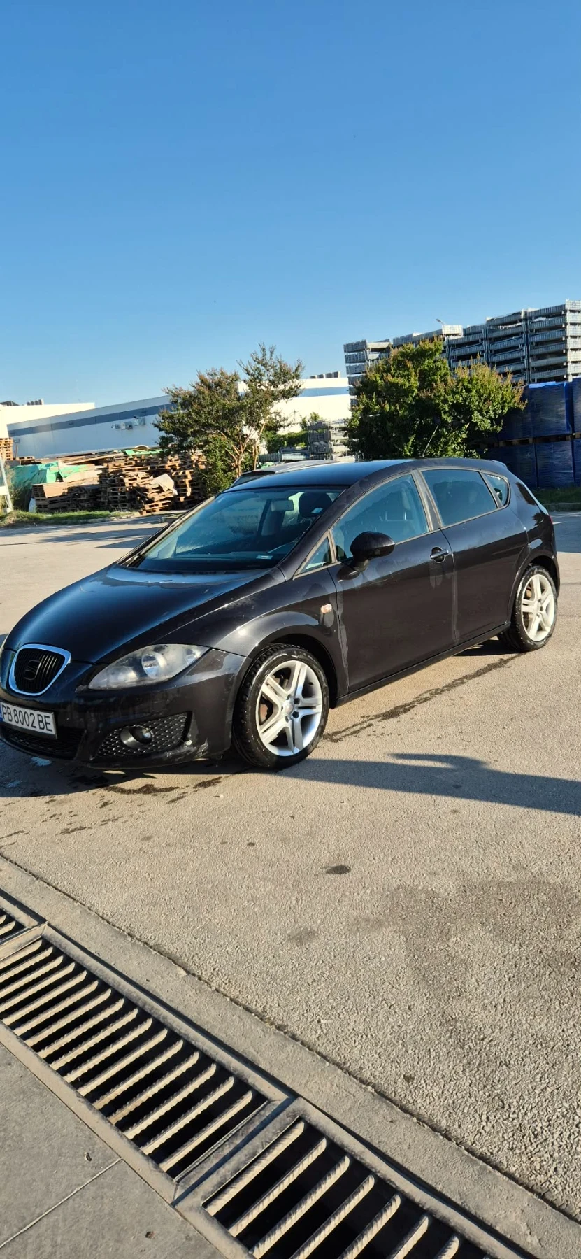 Seat Leon 1.6 TDI Navi, снимка 2 - Автомобили и джипове - 55276822