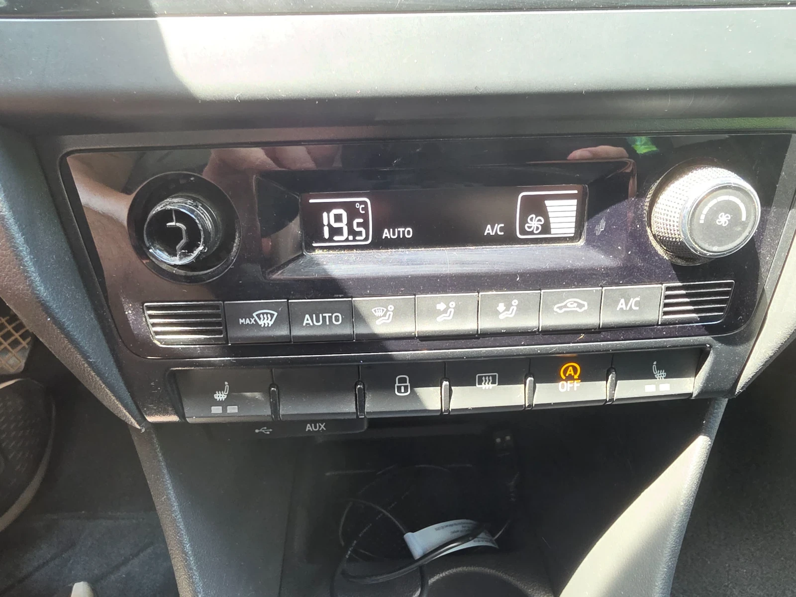 Skoda Rapid 1.2 , 4 цилиндъра, снимка 11 - Автомобили и джипове - 55387343
