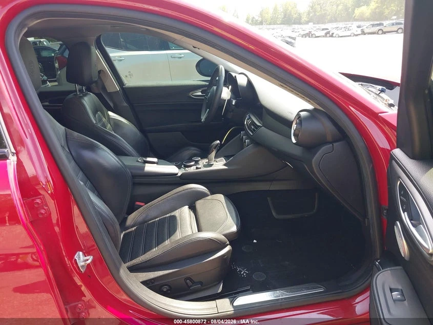 Alfa Romeo Giulia 2.0l Ti Sport Awd, снимка 5 - Автомобили и джипове - 55586724