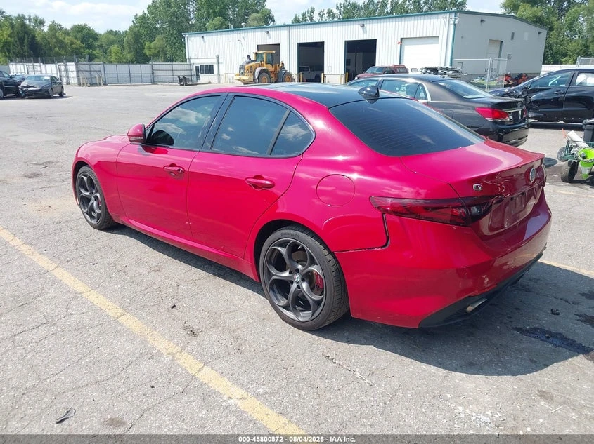 Alfa Romeo Giulia 2.0l Ti Sport Awd, снимка 3 - Автомобили и джипове - 55586724