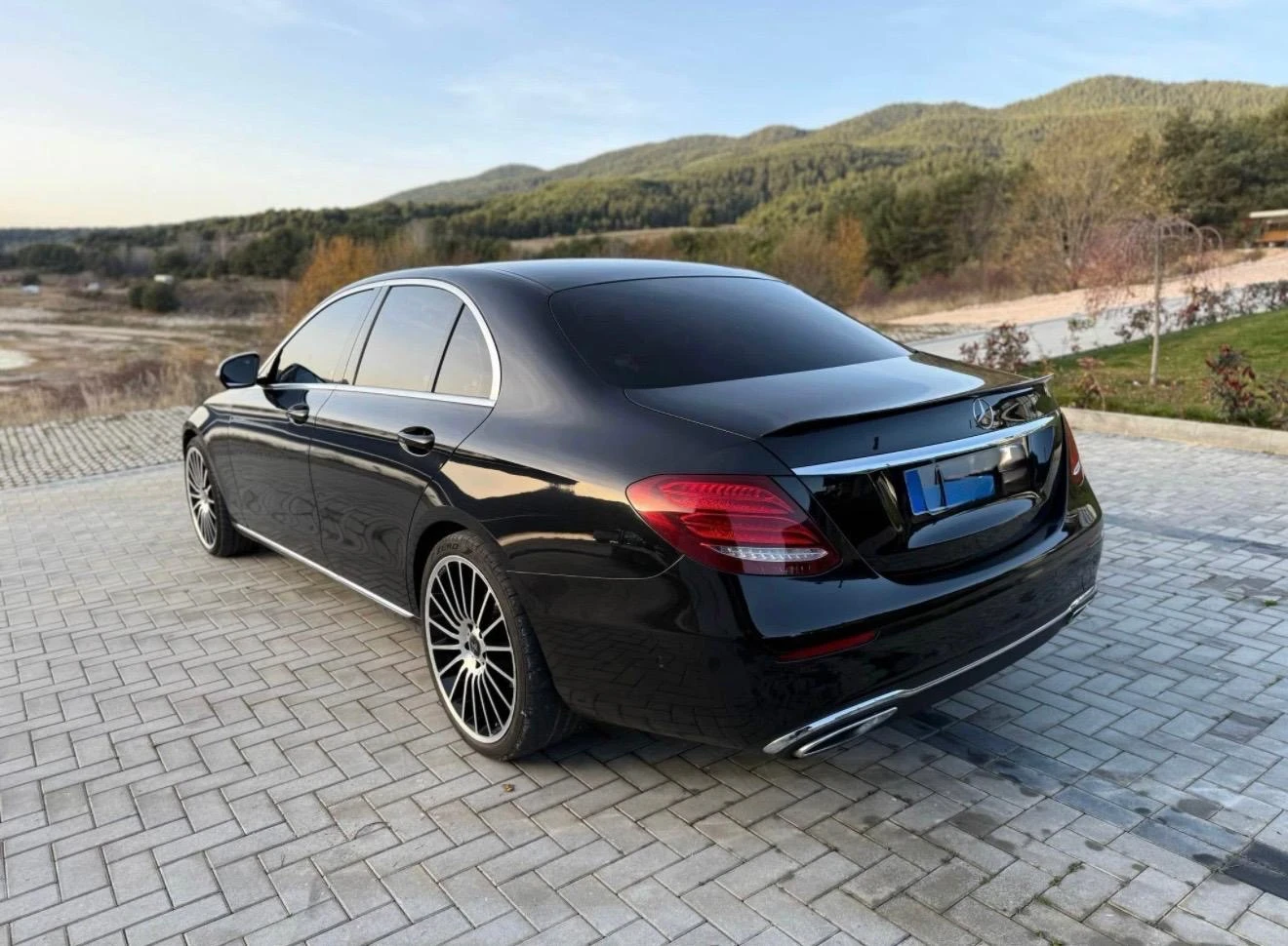 Mercedes-Benz E 200, снимка 4 - Автомобили и джипове - 56566509