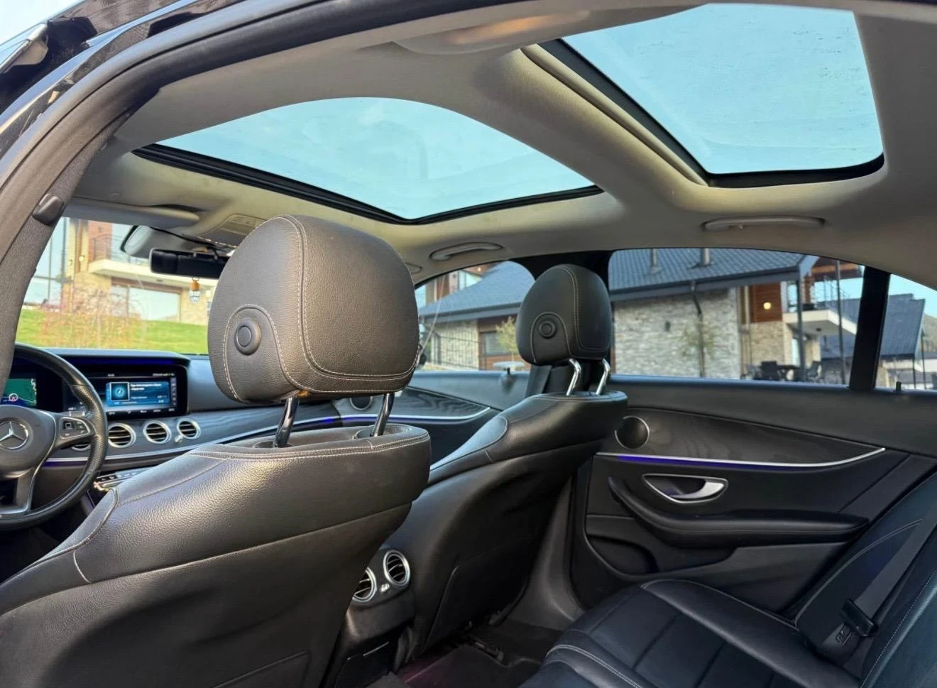 Mercedes-Benz E 200, снимка 9 - Автомобили и джипове - 56566509