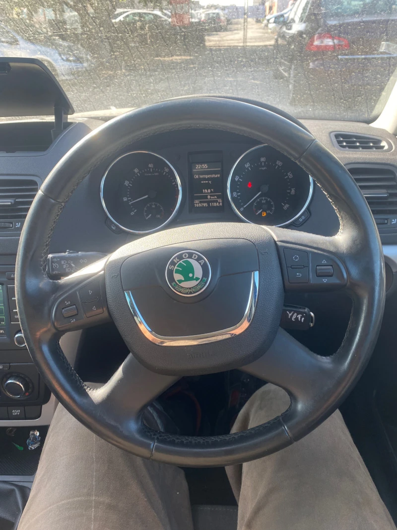 Skoda Yeti 1.2tsi, снимка 11 - Автомобили и джипове - 42765565