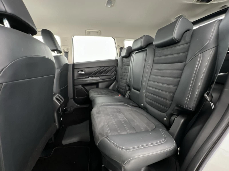 Mitsubishi Outlander PHEV 2.4, снимка 9 - Автомобили и джипове - 52016114