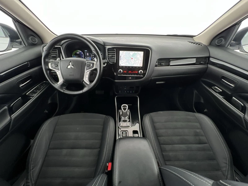 Mitsubishi Outlander PHEV 2.4, снимка 10 - Автомобили и джипове - 52016114