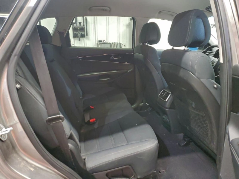 Kia Sorento, снимка 11 - Автомобили и джипове - 52927197