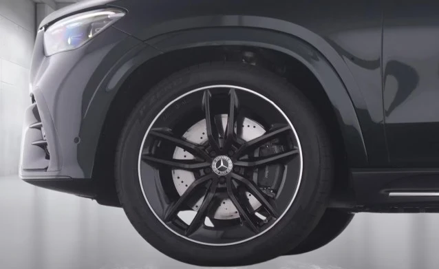 Mercedes-Benz GLE 400 e 4Matic = AMG Line = Premium Гаранция - изображение 4