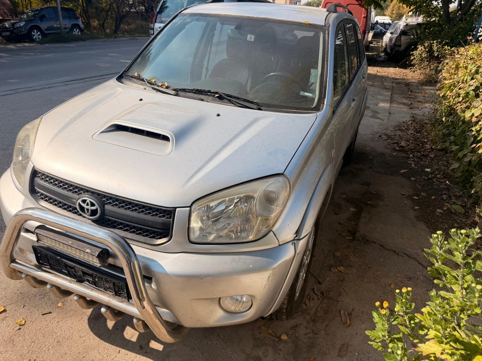 Toyota Rav4 2.0 D4D фейс - кожа / ролбар