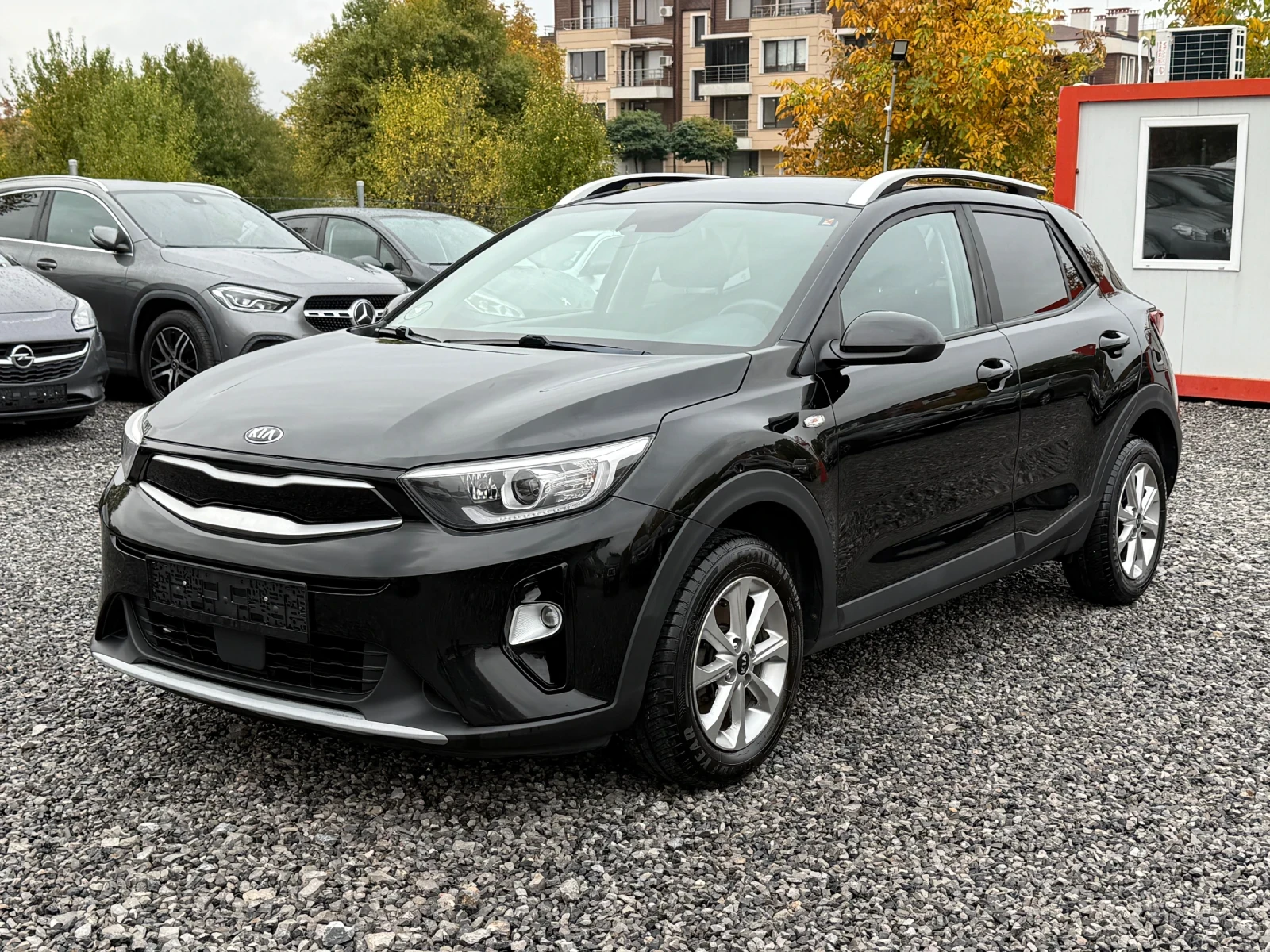 Kia Stonic 1.4i (100 кс)EU6/Navi/Camera/Подгрев седалки-волан | Mobile.bg — изображение 1