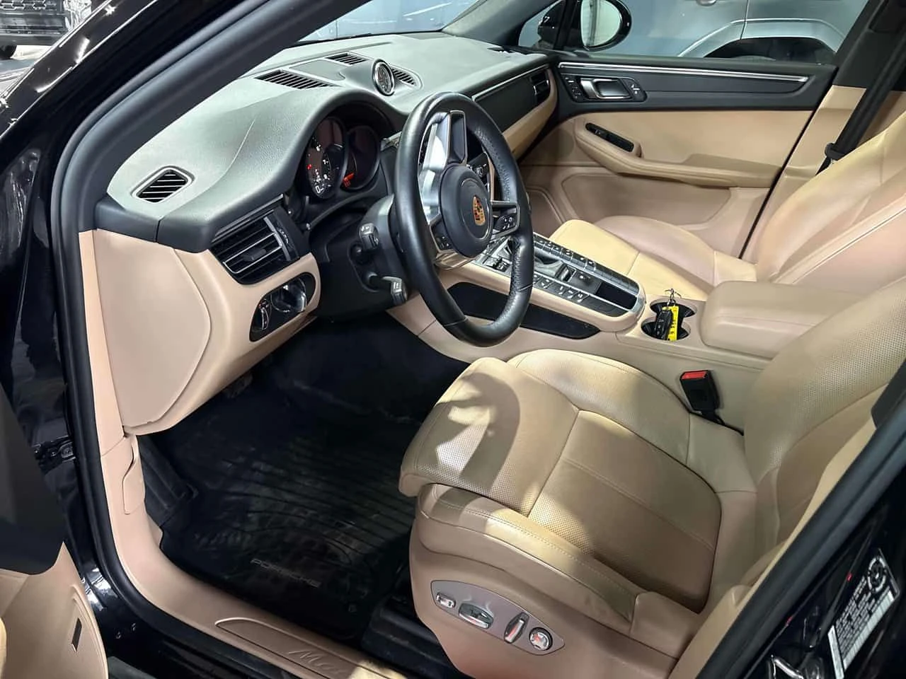 Porsche Macan * AWD * CARFAX * BOSE * ОБДУХВАНЕ * КЛИП НА МОТОРА, снимка 5 - Автомобили и джипове - 54044182