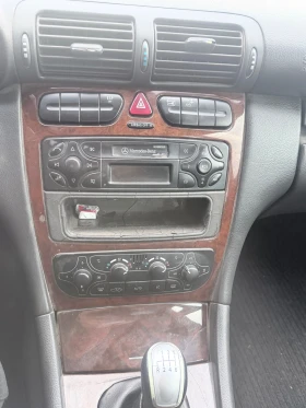 Mercedes-Benz C 200, снимка 11