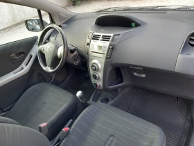 Toyota Yaris 1.3i климатик 87кс - 5900 лв. - 12225524 12