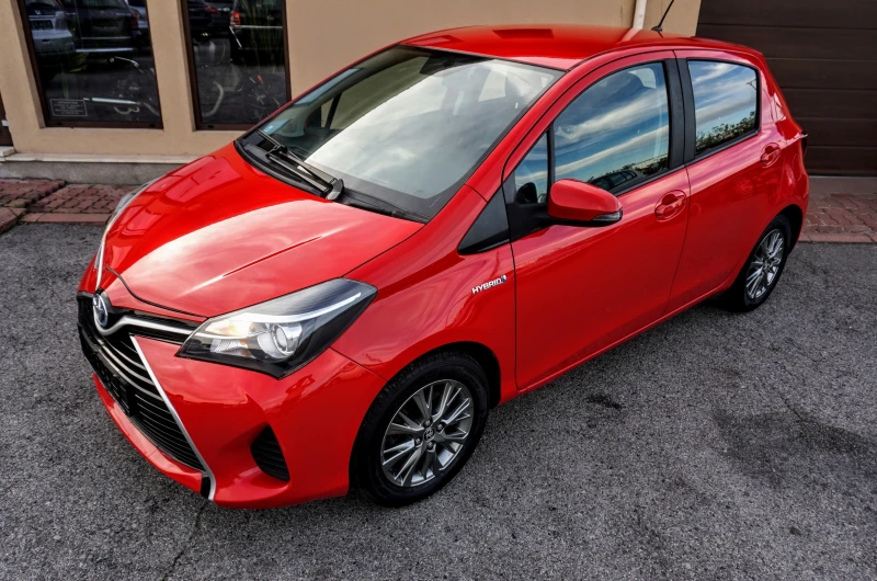 Toyota Yaris 1.5 HYBRID, снимка 1 - Автомобили и джипове - 34365595