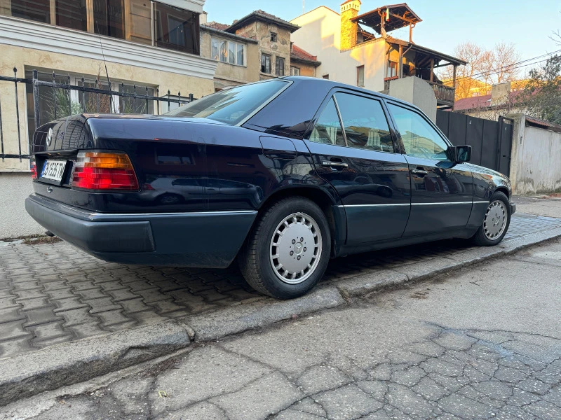 Mercedes-Benz 124 2, 3 / 136, снимка 3 - Автомобили и джипове - 43587500