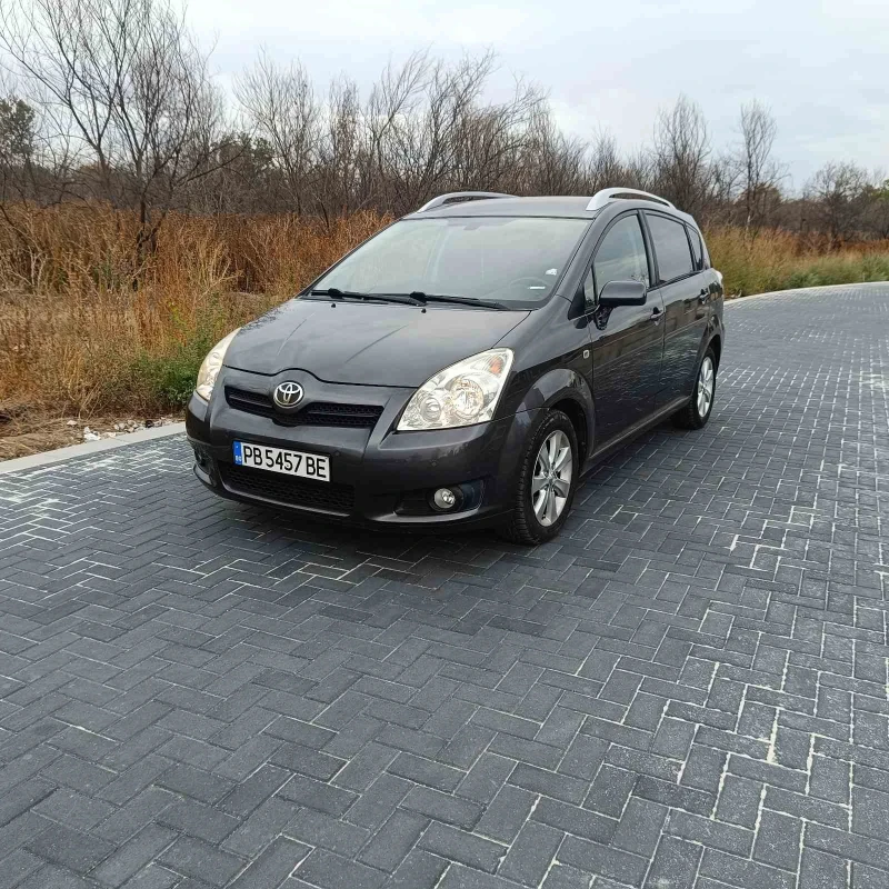 Toyota Corolla verso 2.2, снимка 7 - Автомобили и джипове - 47577078