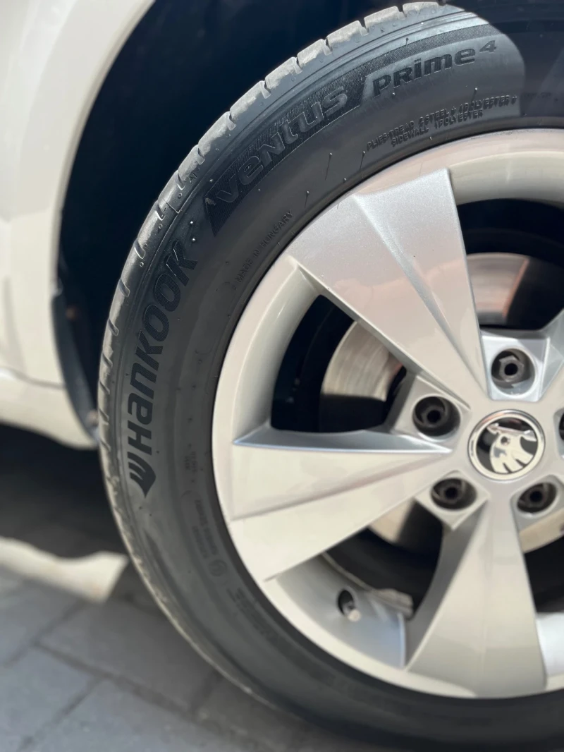 Skoda Octavia, снимка 13 - Автомобили и джипове - 51940412