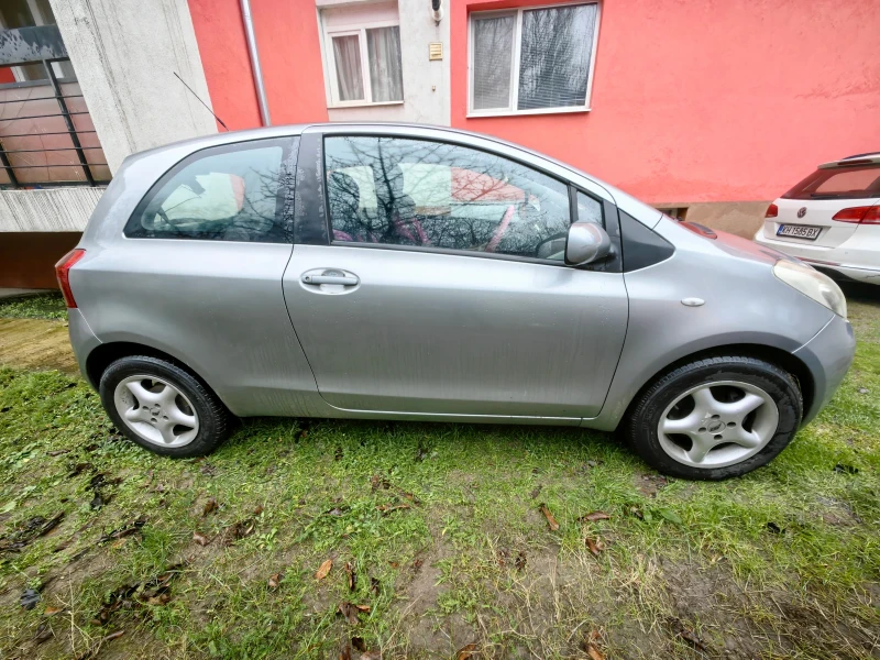 Toyota Yaris, снимка 2 - Автомобили и джипове - 52619324