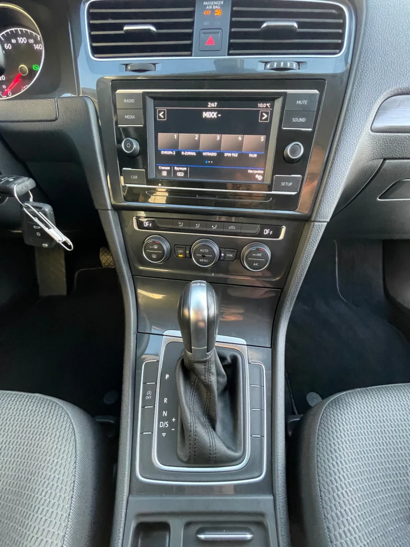 VW Golf 1.5TSI-130к.с., снимка 17 - Автомобили и джипове - 52881293