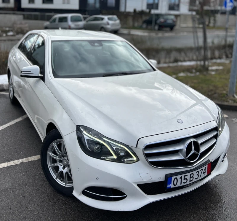 Mercedes-Benz E 220  BlueEFFICIENCY* FULL LED* 7G TRONIC, снимка 2 - Автомобили и джипове - 53097592