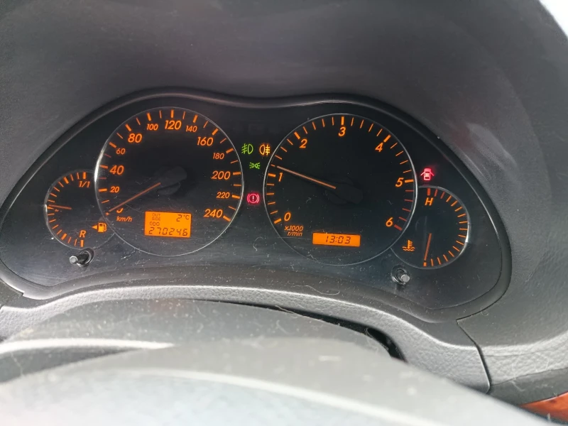 Toyota Avensis T-25, снимка 7 - Автомобили и джипове - 53581654