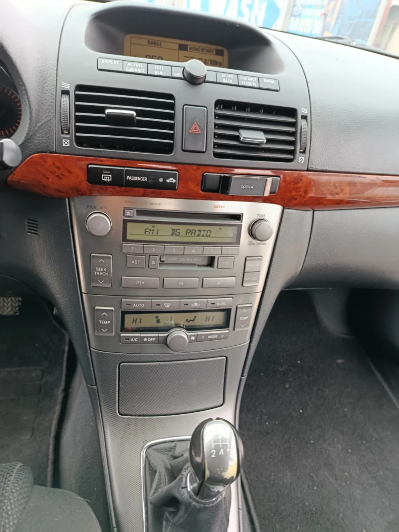 Toyota Avensis T-25, снимка 8 - Автомобили и джипове - 53581654