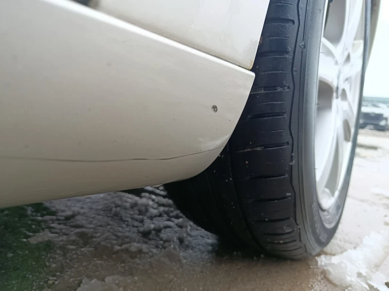 Toyota Avensis T-25, снимка 17 - Автомобили и джипове - 53581654