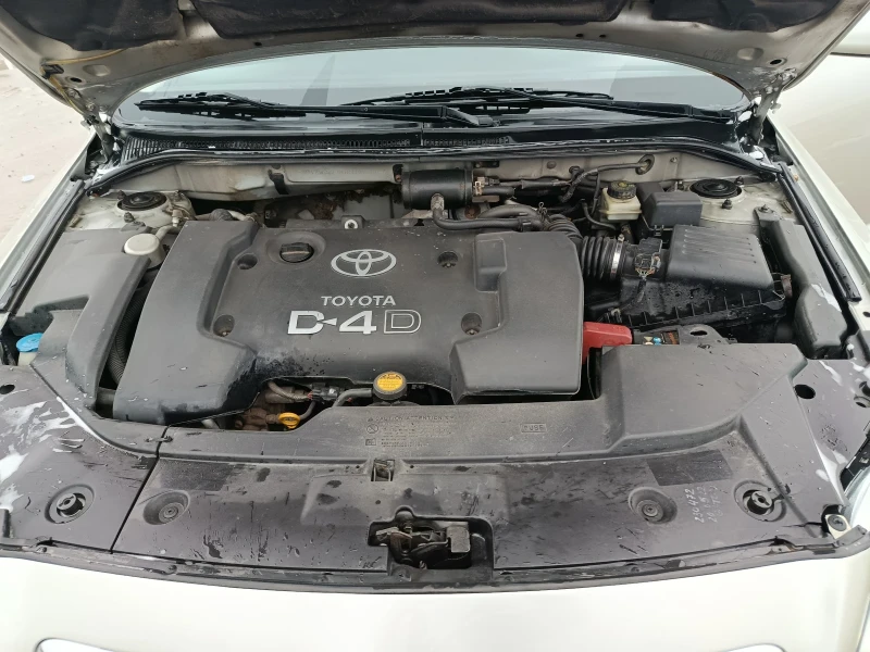 Toyota Avensis T-25, снимка 14 - Автомобили и джипове - 53581654