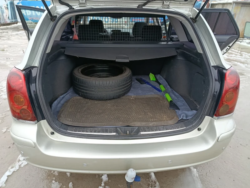 Toyota Avensis T-25, снимка 11 - Автомобили и джипове - 53581654