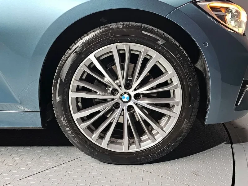 BMW 320 I LUXURY, снимка 9 - Автомобили и джипове - 55205956
