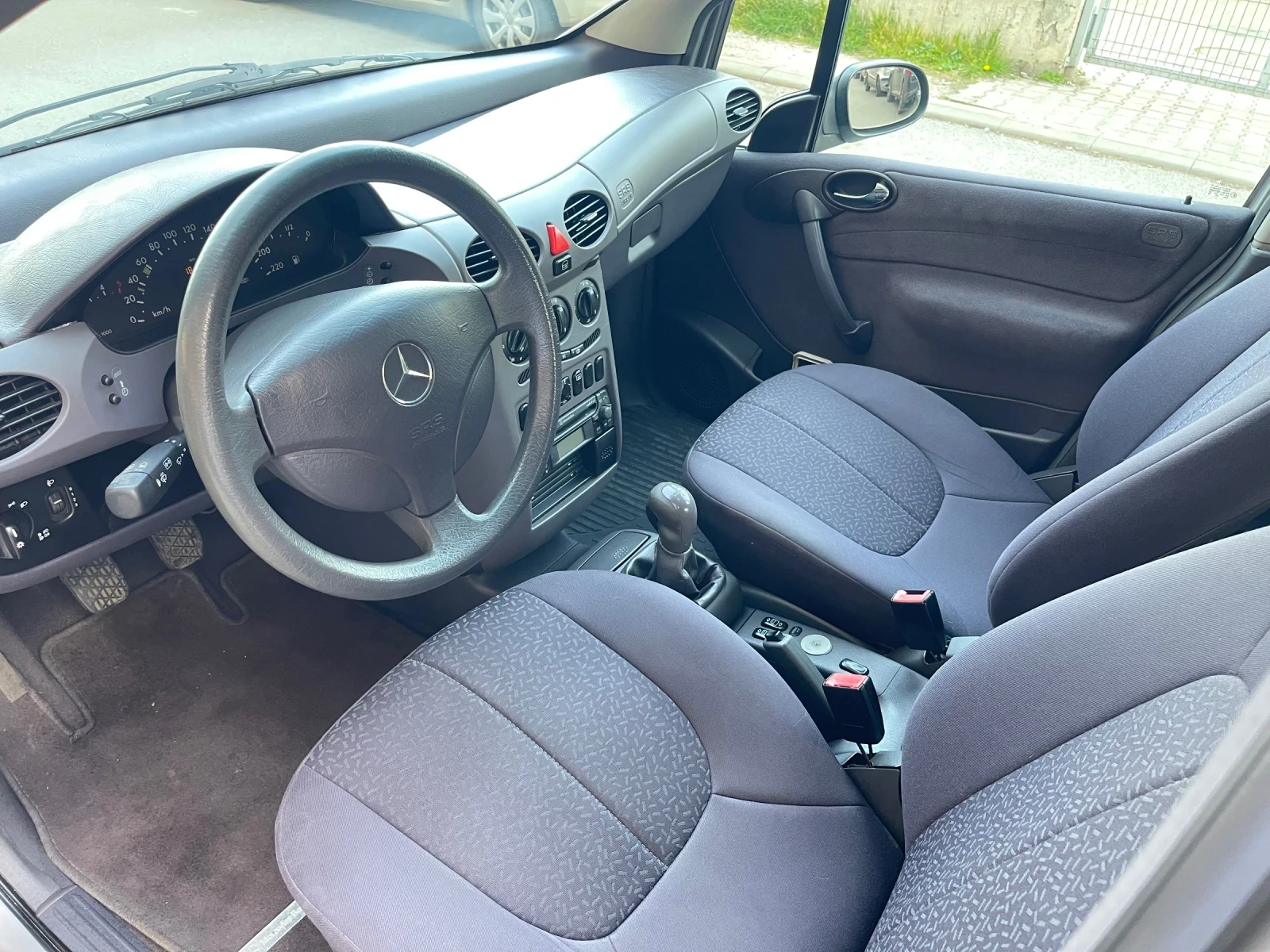 Mercedes-Benz A 170  КЛИМАТРОНИК  Нови Гуми  - изображение 8