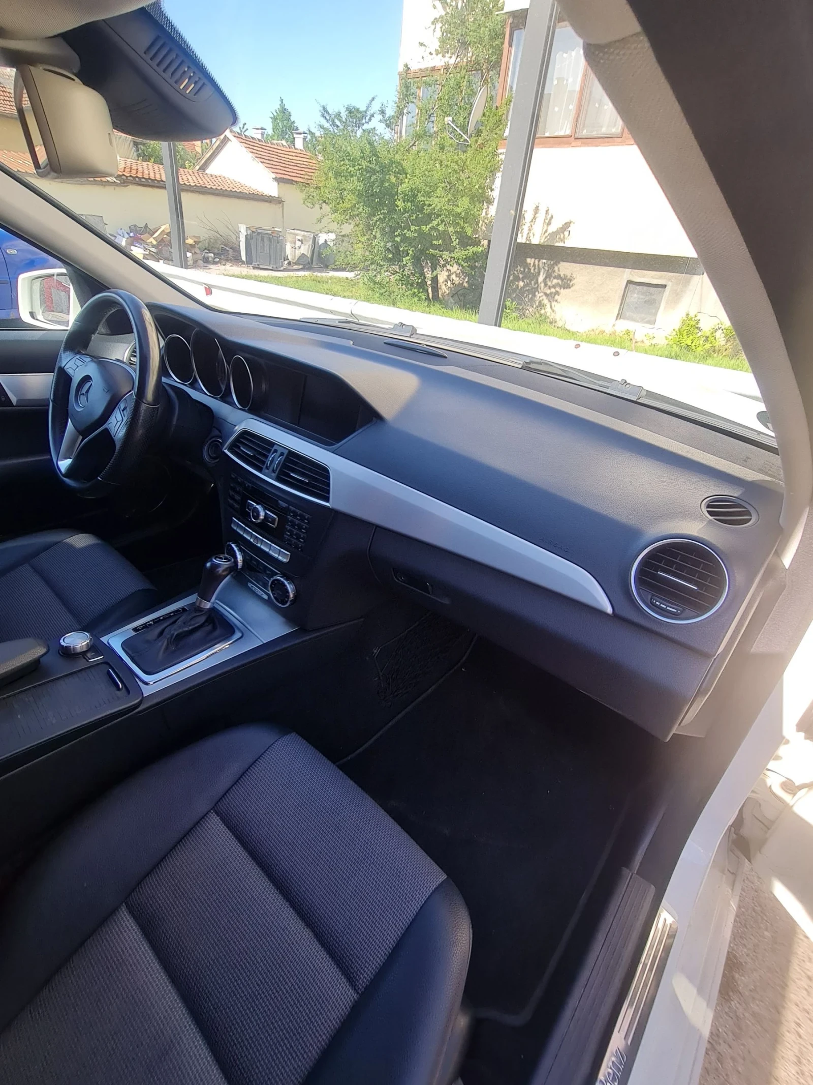 Mercedes-Benz C 300 Нов внос Германия  - изображение 9