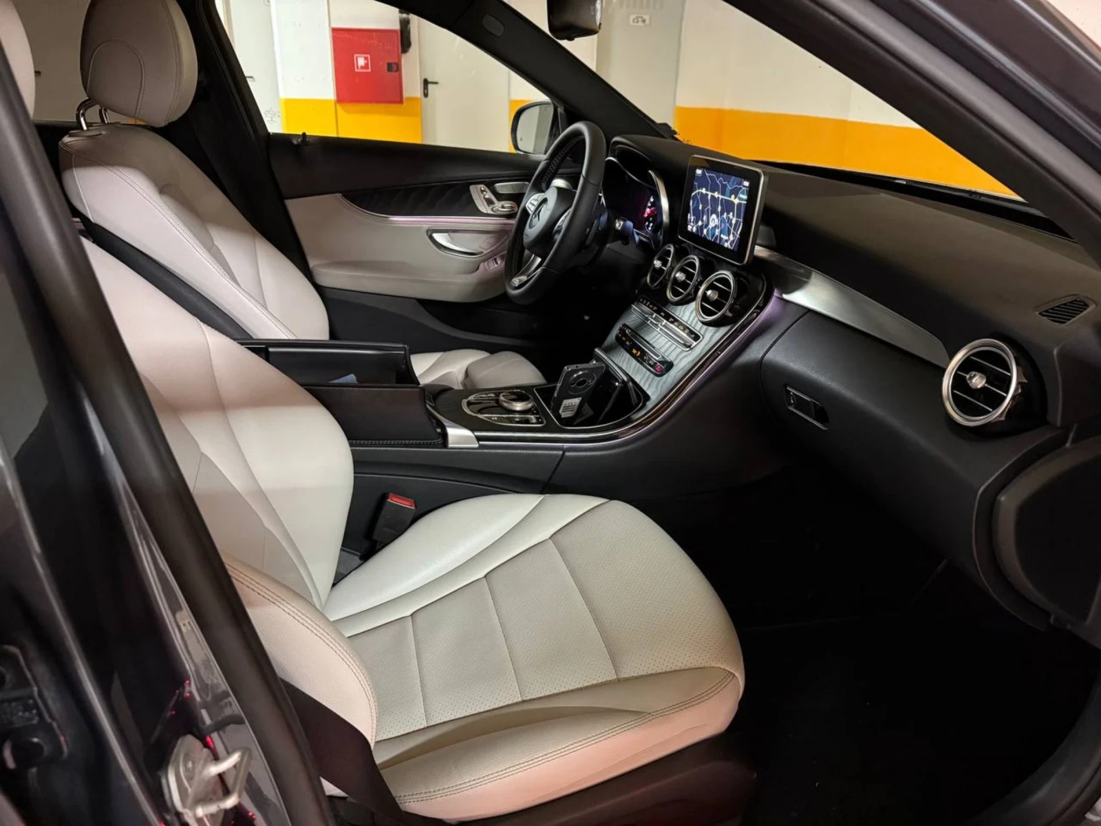 Mercedes-Benz C 300 4 Matic  | Mobile.bg   13