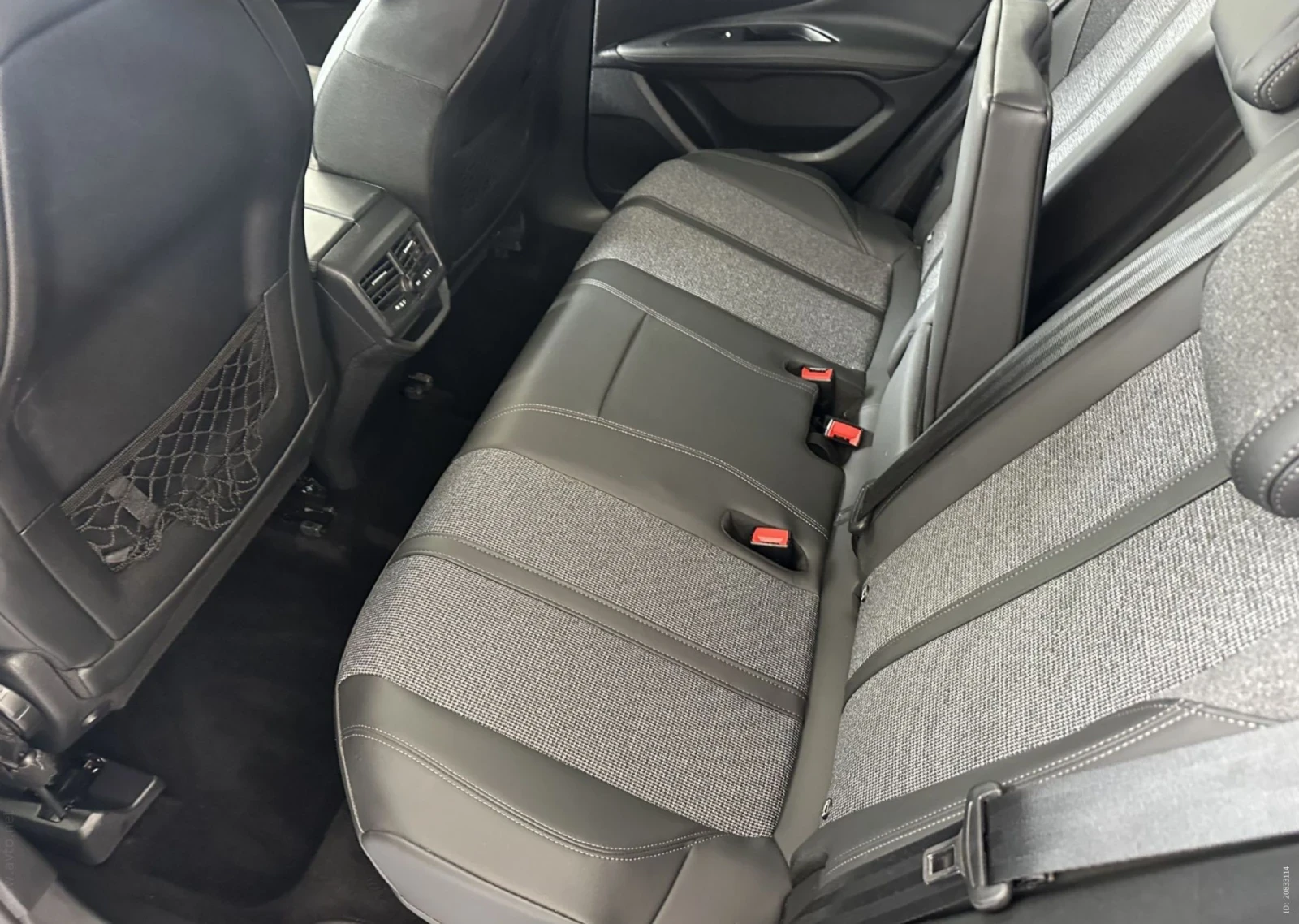 Peugeot 3008 Hybrid 225 Allure 1, 6 Plug-ln hybrid - изображение 6
