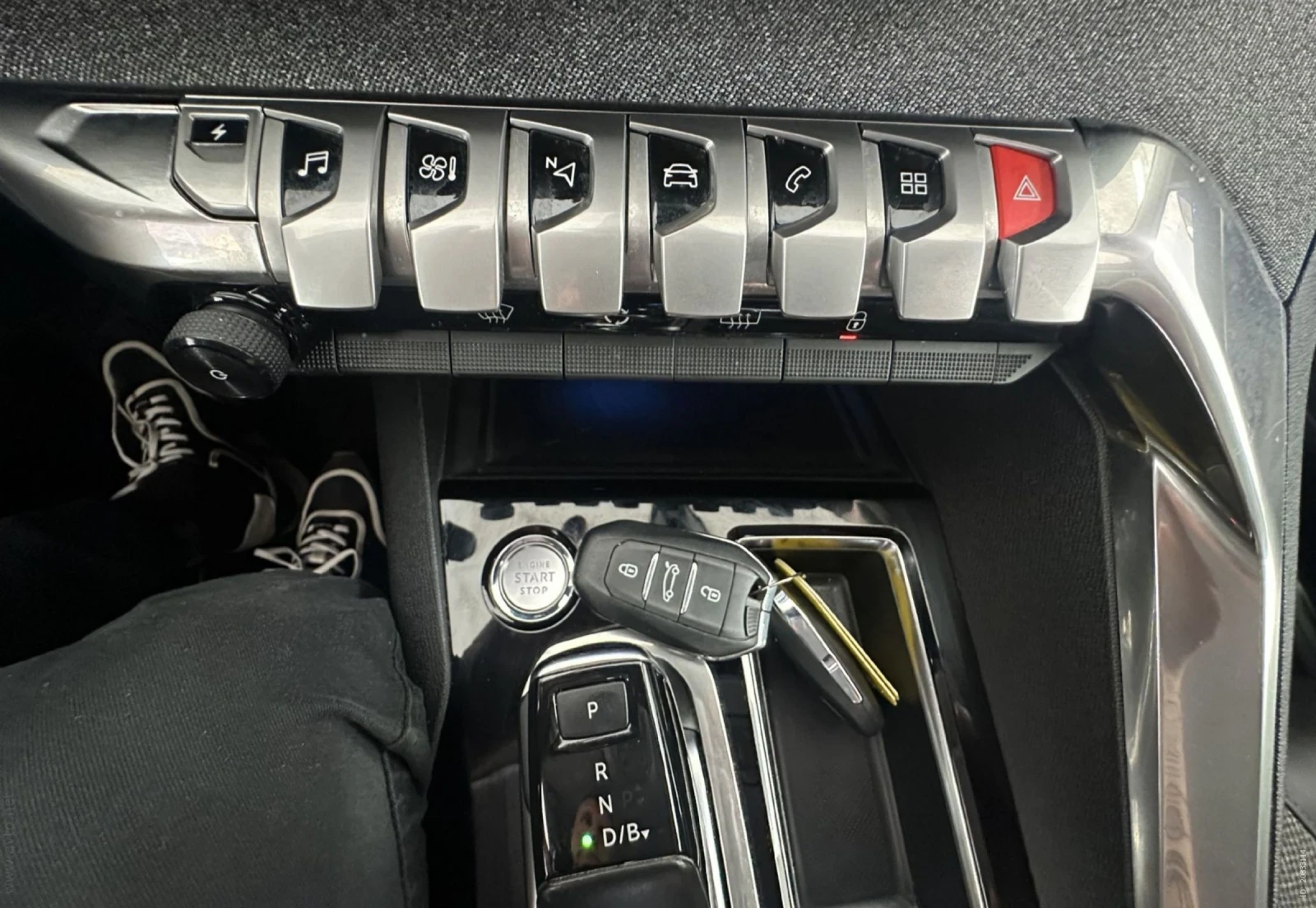 Peugeot 3008  225 Allure 1, 6 Plug-ln hybrid | Mobile.bg   13