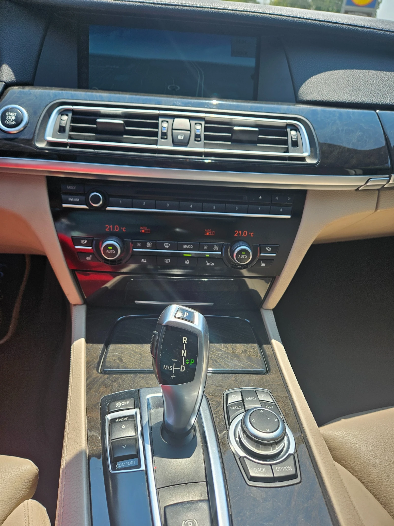 BMW 740  - изображение 8