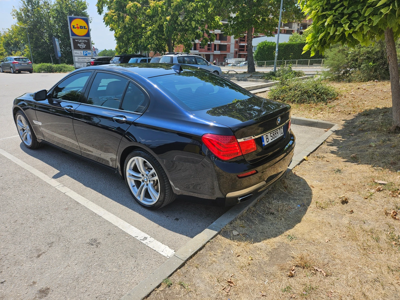 BMW 740  - изображение 7