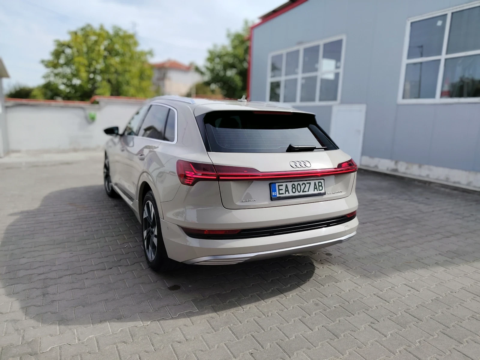Audi E-Tron 50 Quatro - изображение 6