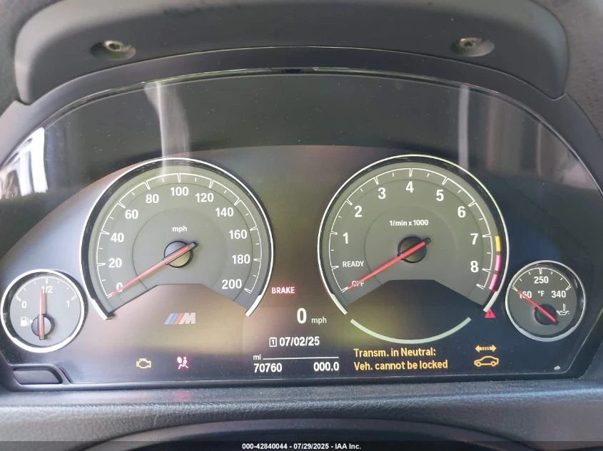BMW M3 2015 BMW M3 - изображение 9