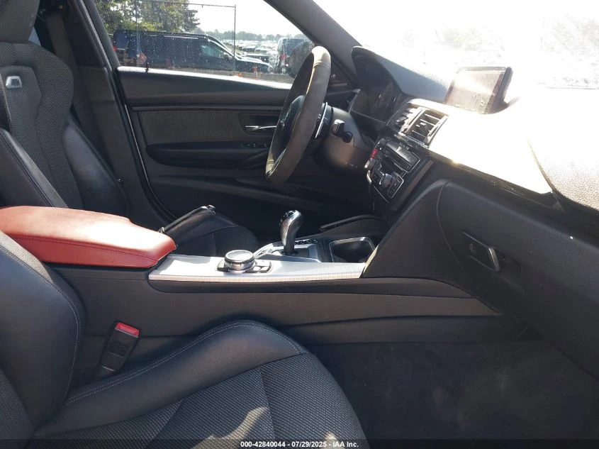 BMW M3 2015 BMW M3 - изображение 10