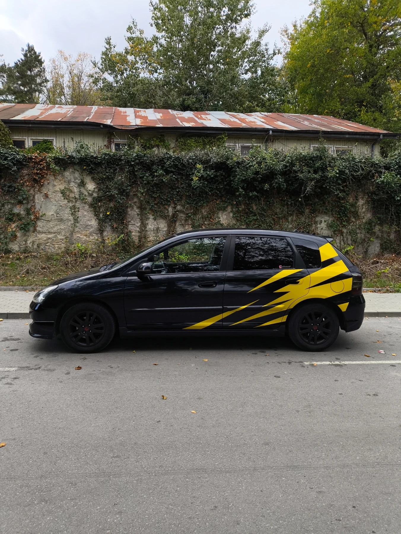 Honda Civic 1.7 - изображение 2