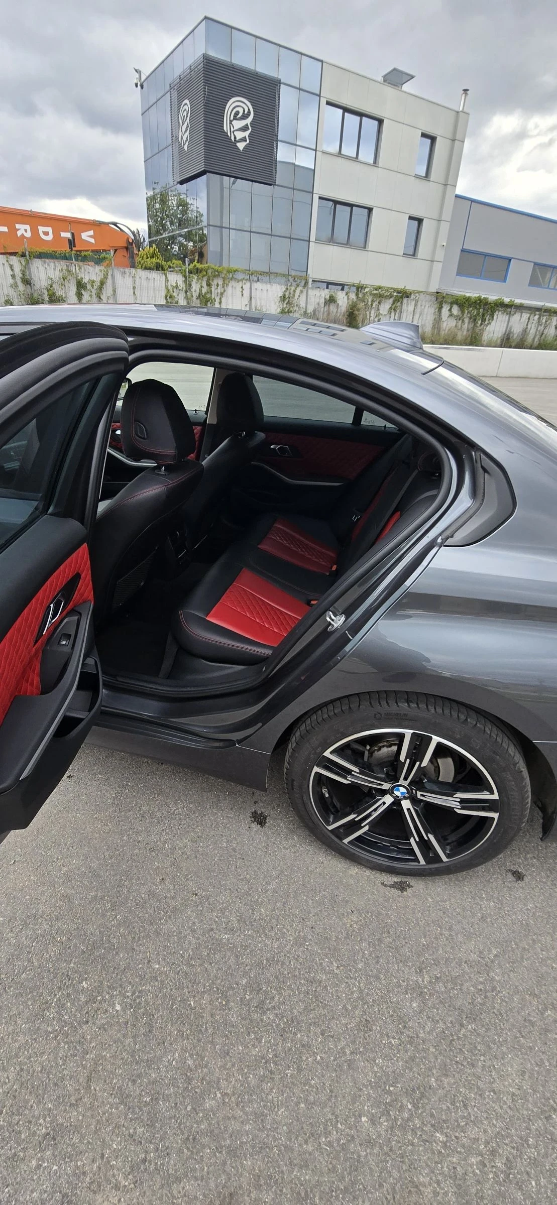 BMW 320, снимка 8 - Автомобили и джипове - 54369148