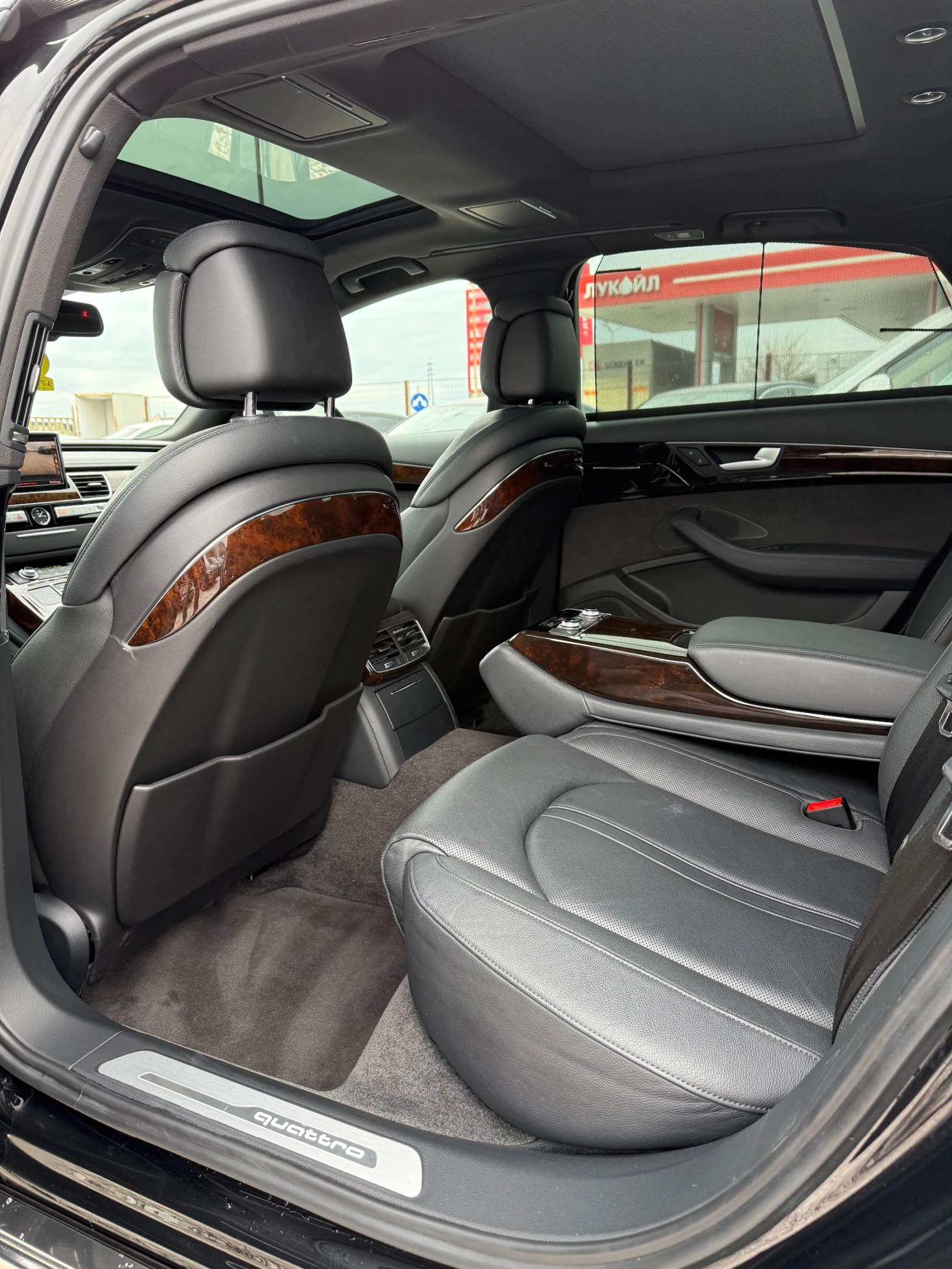 Audi A8 L 3.0 TFSI, снимка 11 - Автомобили и джипове - 53914044