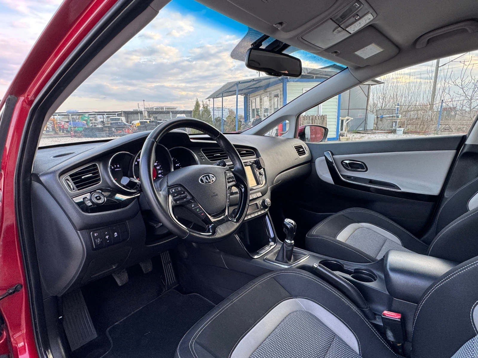 Kia Ceed 1.6 GDI Navi Executive , снимка 8 - Автомобили и джипове - 54049730