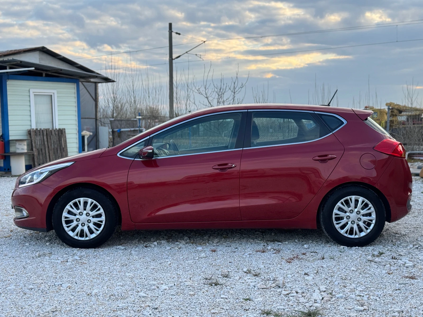 Kia Ceed 1.6 GDI Navi Executive , снимка 2 - Автомобили и джипове - 54049730