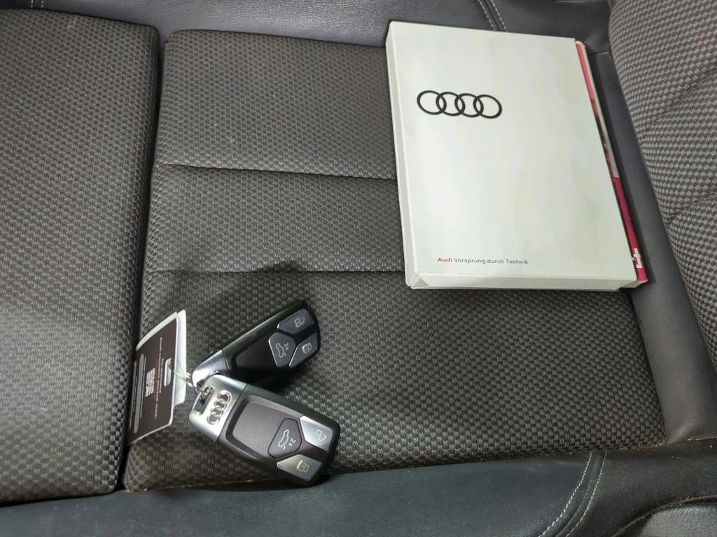 Audi A4 Avant 35 TFSI S Edition Competition , снимка 12 - Автомобили и джипове - 54337848