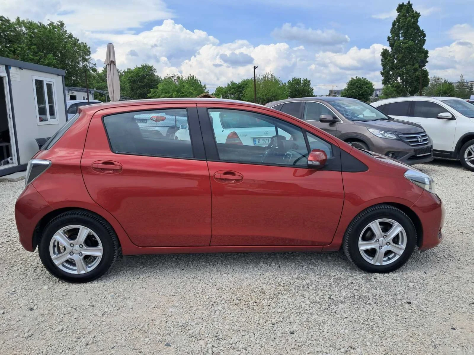Toyota Yaris 1.3Бензин FACE-LIFT , снимка 7 - Автомобили и джипове - 54622181