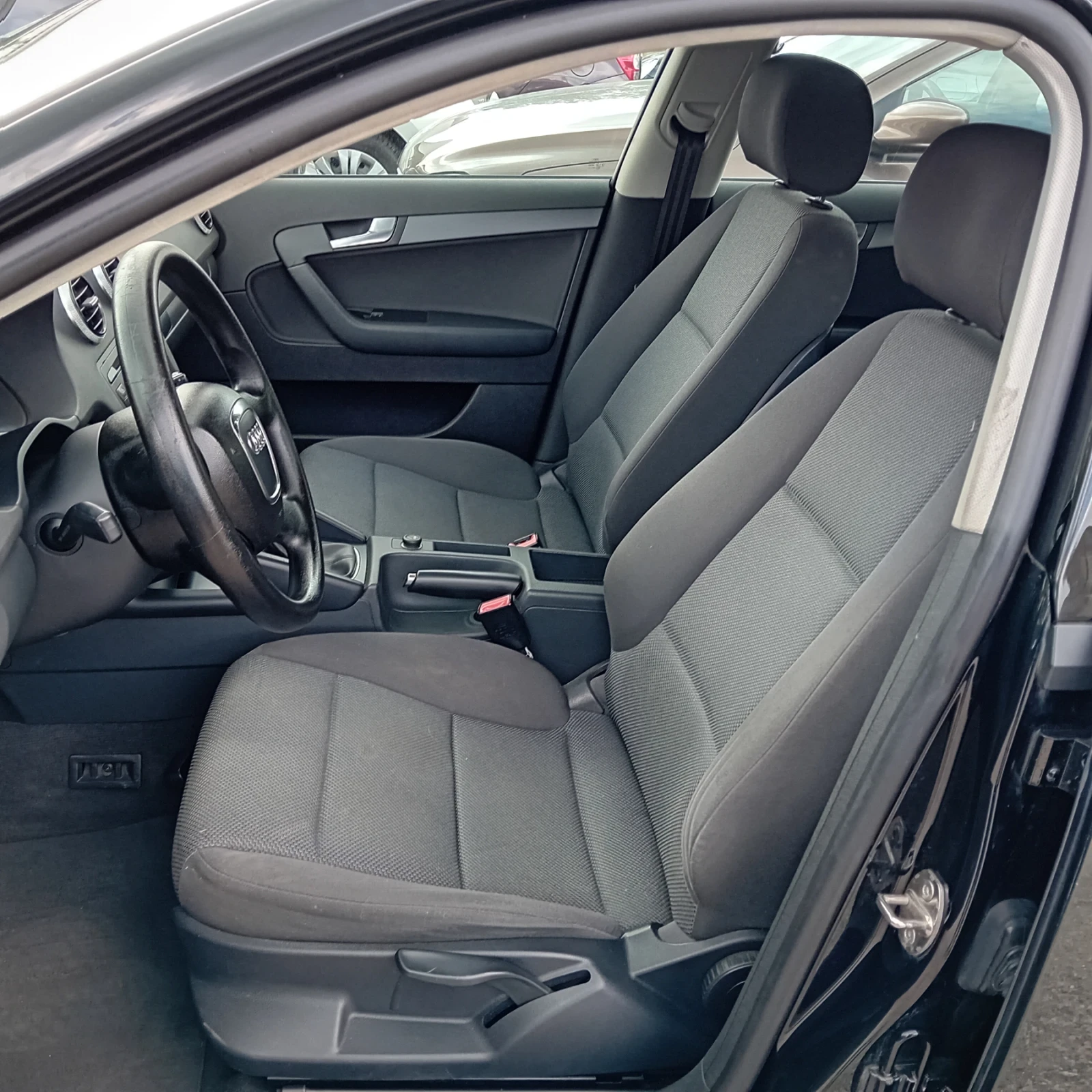 Audi A3 1.6TDI 105k., снимка 6 - Автомобили и джипове - 54655665