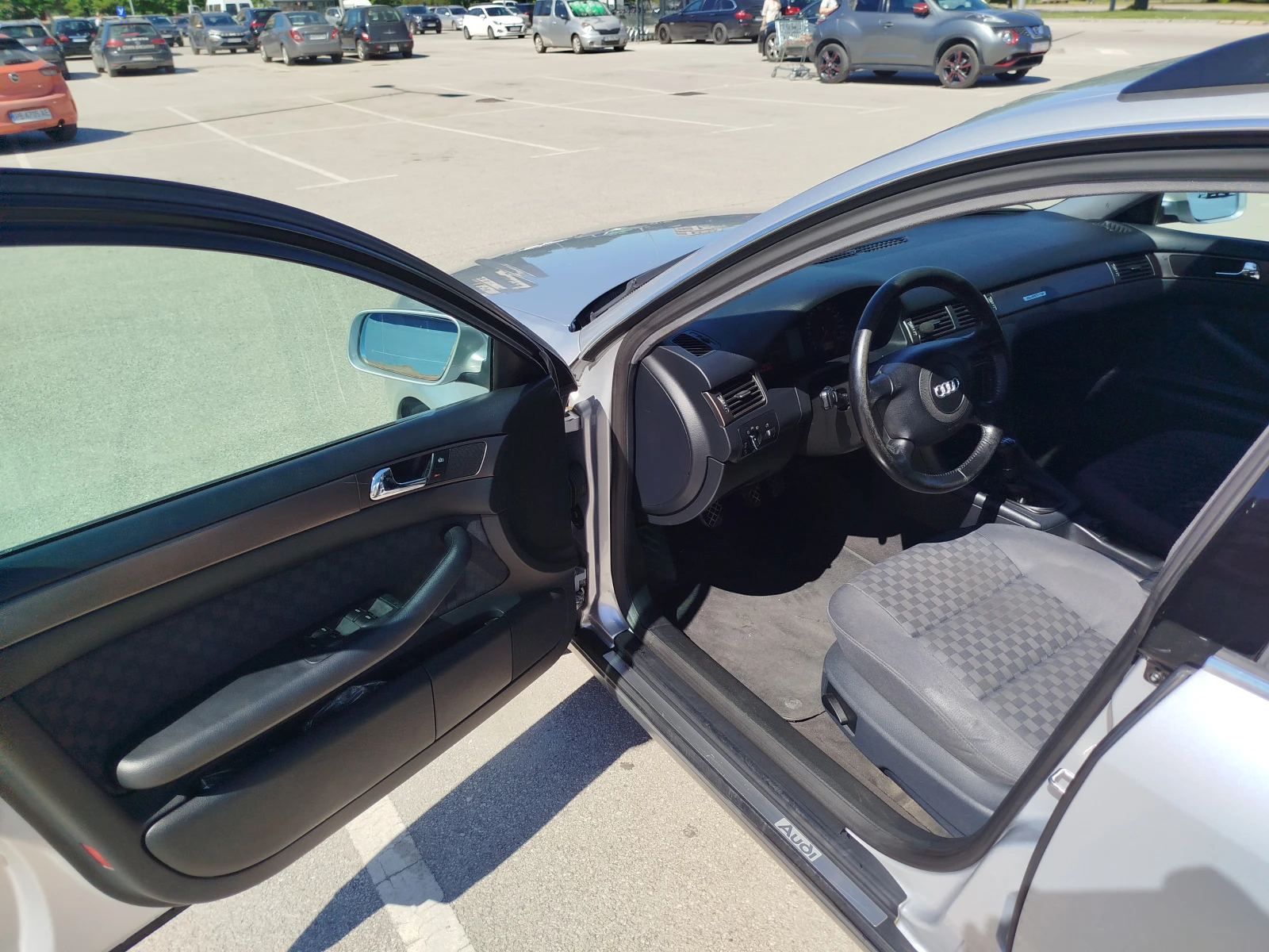 Audi A6 2.5 TDI QUATTRO 6СК., снимка 12 - Автомобили и джипове - 54739526