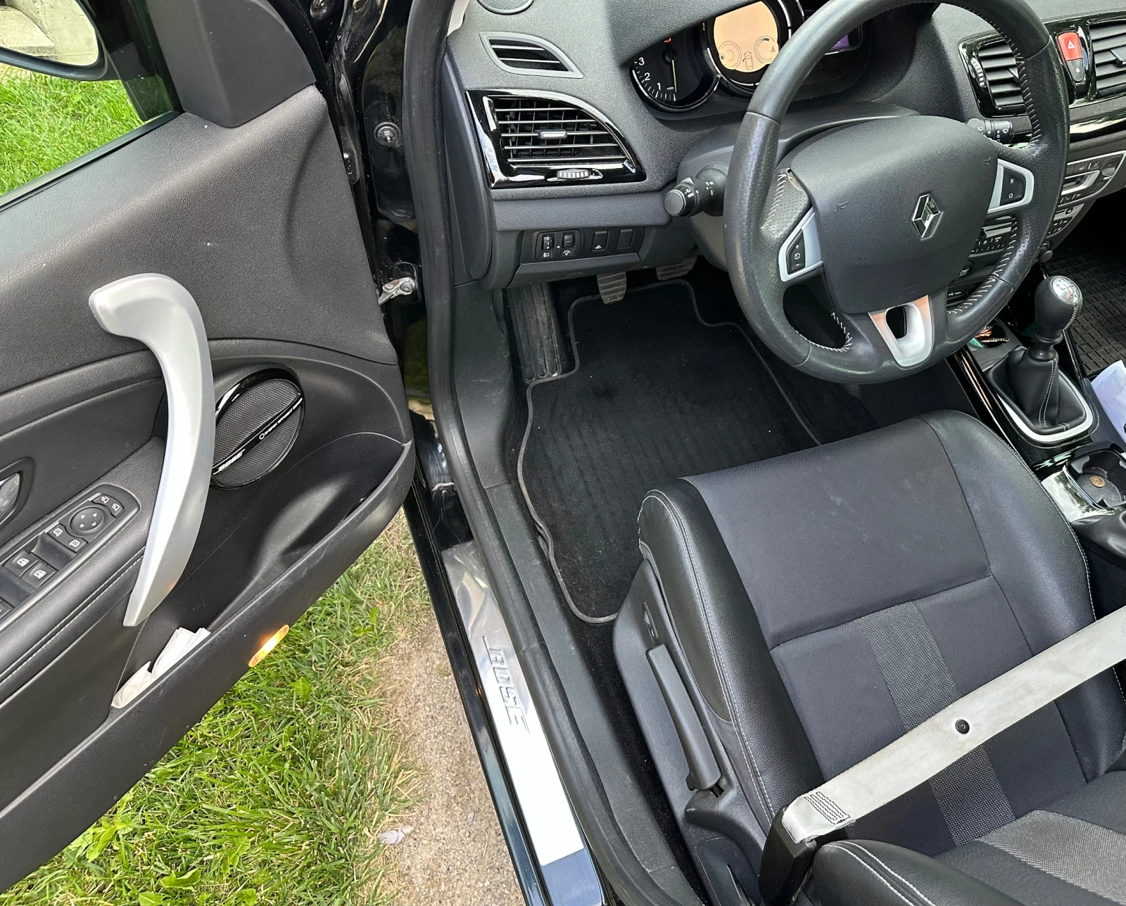 Renault Megane 1.4 Tci, снимка 8 - Автомобили и джипове - 54794530
