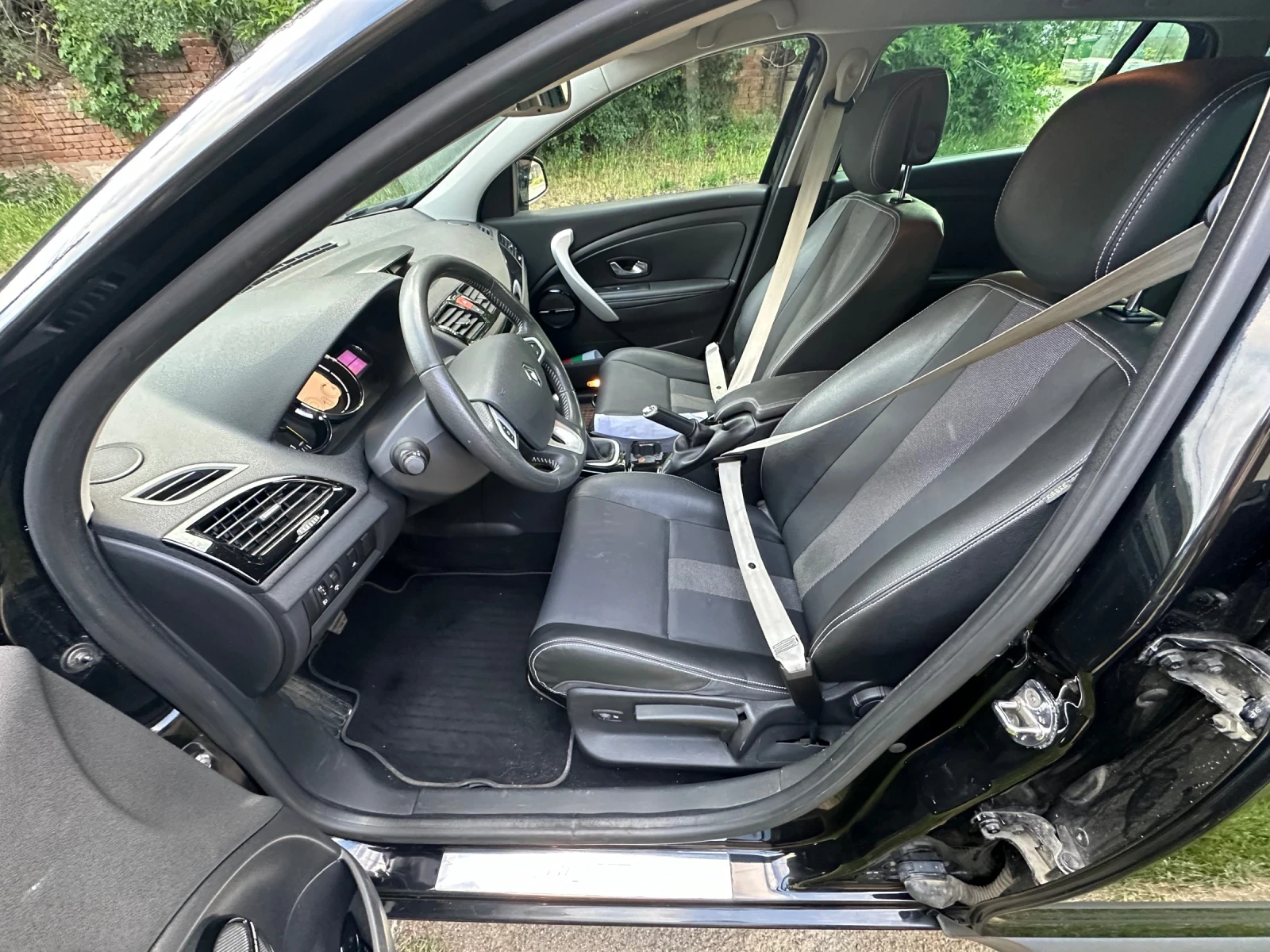 Renault Megane 1.4 Tci, снимка 7 - Автомобили и джипове - 54794530